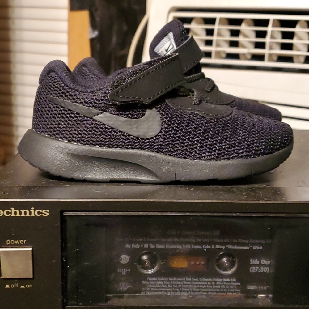Shoes - Picture 2 of 4